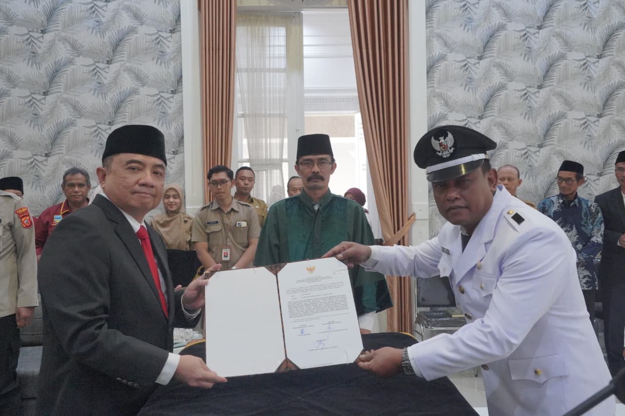 Lantik 3 Kepala Desa Hasil PAW, Bupati Garut Dorong Pelayanan Publik dan Pembangunan Desa